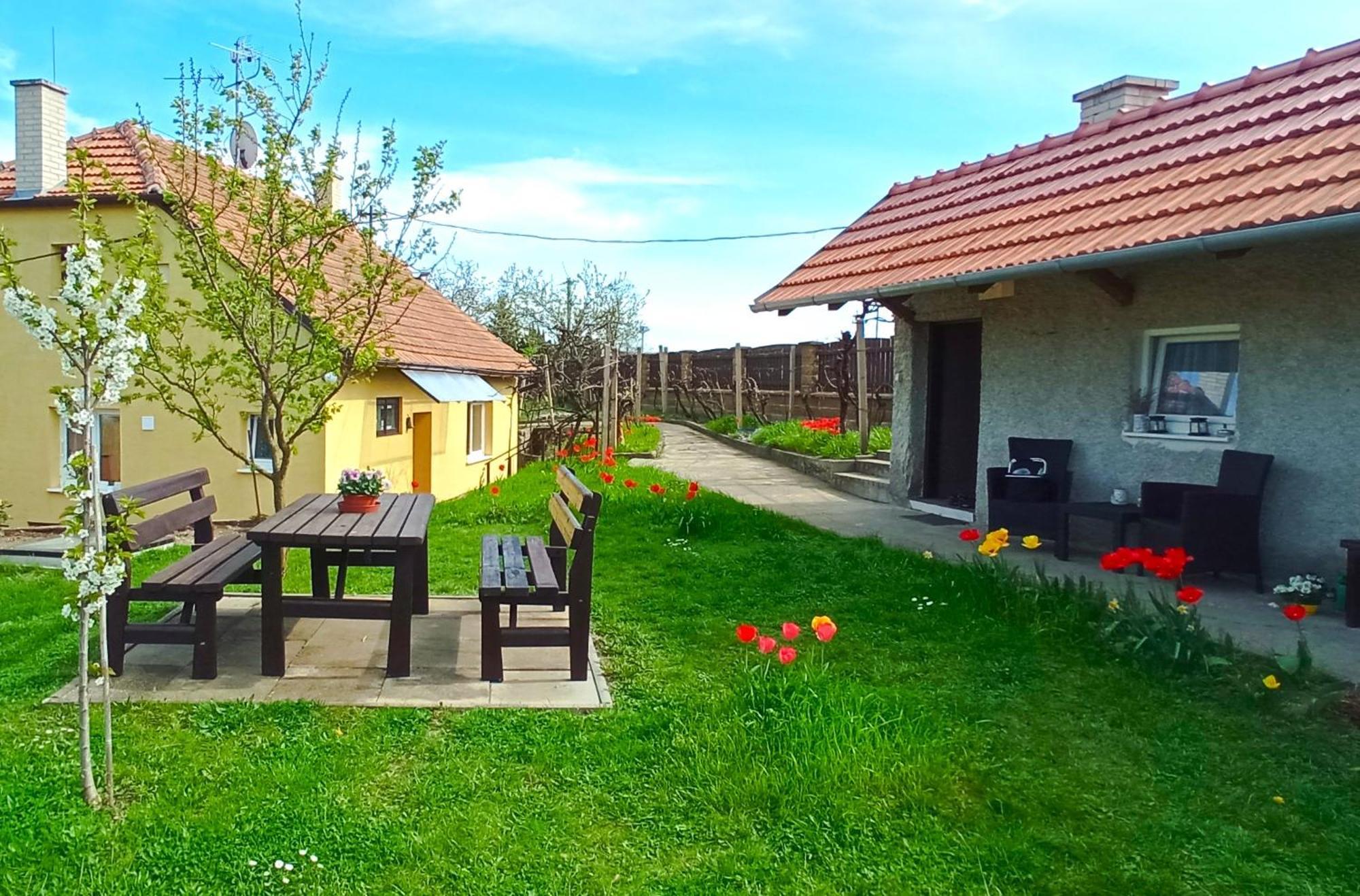 Domek Na Vinohradech Hlohovec Exterior foto